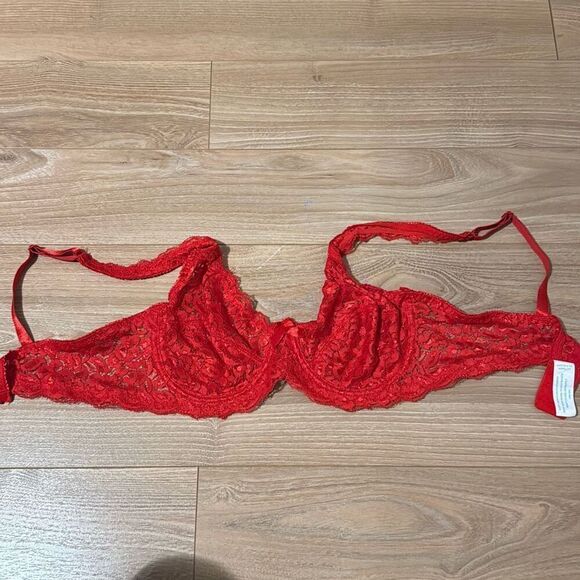 Red Lingerie / Lace Bra Size 36B - Picture 1 of 4